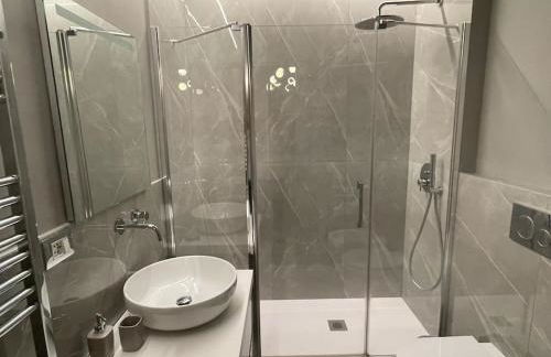 Two bedroom apartment with private parking - Foto 18