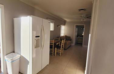 Cottage on Walking Distance To Nokomis Beach - Foto 5