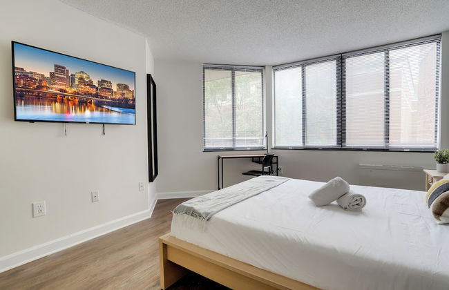 Metro-Friendly DC Apartments - Photo 16