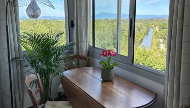 Charmante PETITE MAISON avec vue panoramique, en centre historique, proche d'Avignon, ancienne, rénovée, climatisée, terrasse, parking public gratuit - Foto 4