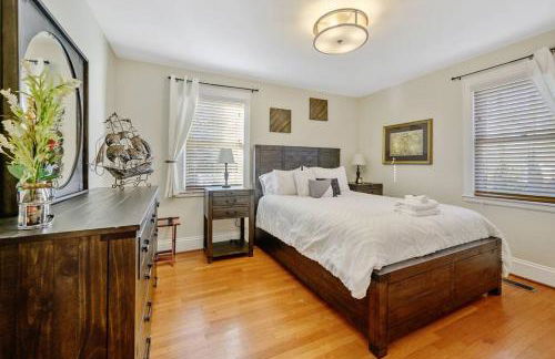 Center St Retreat - 1 Block from Downtown! - Foto 40