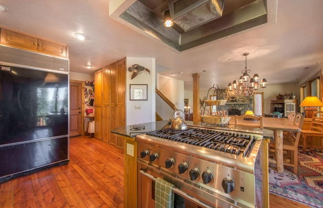 Ellis Peak by Avantstay Beautiful Mckinney Cabin w/ Filtered Lake Views - Foto 11