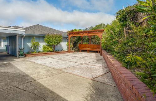 Stunning Bay-View Home in Kensington! - Photo 27