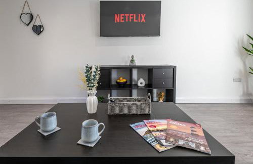 4BR New Build - Near Ferry Port - Great for Groups - Foto 9