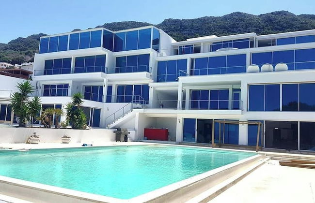 Exceptional Luxury Villa A Masterpiece of Elegance and Comfort - Foto 15