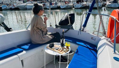 Bacus - Your Floating Hideaway in Lisbon - Photo 2