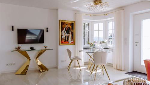 Ferienwohnung König Ludwig - Modernes Design-Apartment für Paare und Genießer am Starnberger See by LIVARIA - Foto 2