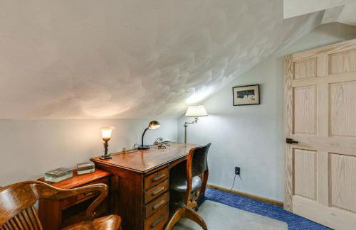 10 Mi to Mtn Resort Normalville Cabin with Balcony! - Foto 24