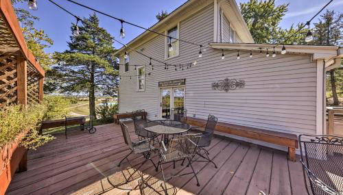 The Farm House with Deck and Historic Charm! - Foto 2