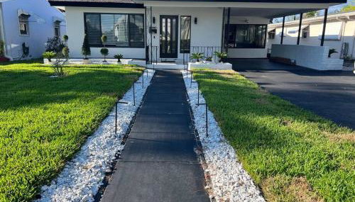 Modern Tropical Oasis with Arcade, HotTub & MiniGolf - Foto 2, Garden, Garden view