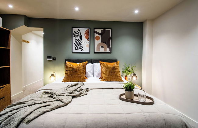 Thetford Hive - Photo 20