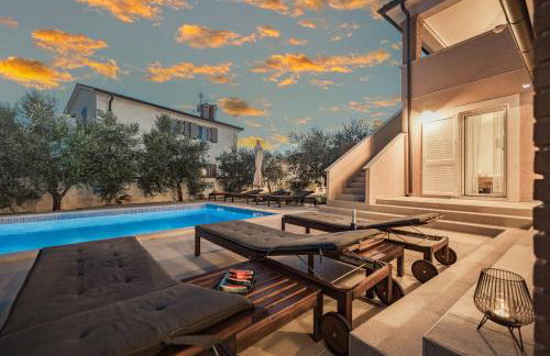 Villa Javor near Pula only 1 km from the beach with sea view and heated pool - Foto 3