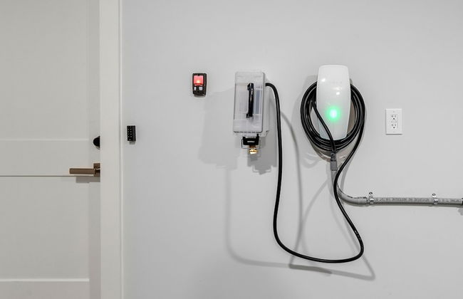 Stylish Midtown Home w Rooftop Views by Silverx - Foto 13