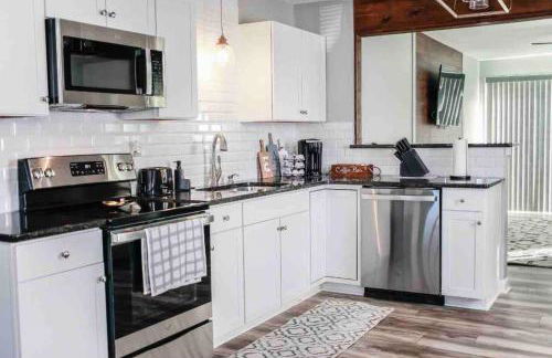 MidtermLongterm Buckroe Beach Bungalow EV chrg - Foto 14