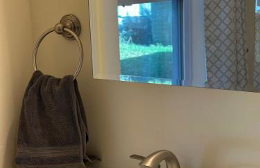 New Leeds listing Near Graces diner and Hudson! - Foto 10