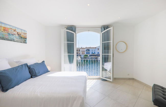 Superb Vacation Home With Pontoon - Photo 7