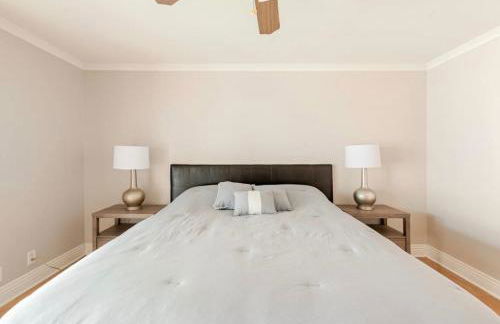 Spacious and Exclusive Oasis 6BR 3BA - Photo 17