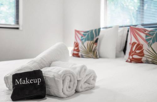 Stylish Retreat with Free Parking Great Location - Foto 22