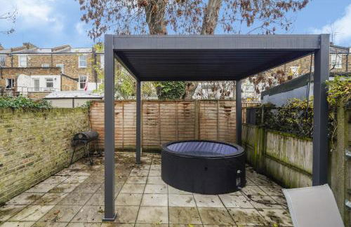 Stylish Kentish Town HomePrivate Garden Jacuzzi - Foto 23