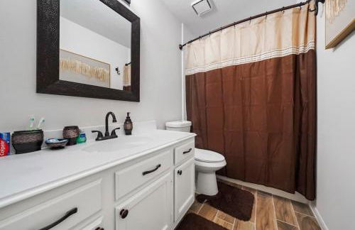IAH Place: 4 bed, patio-sleeps 8+ - Foto 19