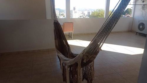 Studio na area central com ar condicionado, banheiro privado - Foto 1