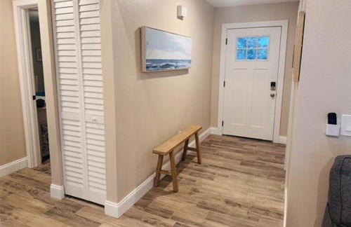 Gorgeous vacation home on the water with heated pool and sand! - Foto 45