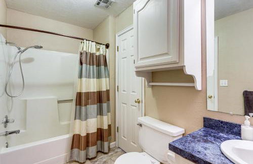 Group Friendly! Waterfront Grand Lake Home with Dock - Foto 29