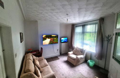 3 Bedroom House Ideal for Work Family Short or Long Term Stays Easy Access to Manchester Oldham Halifax Bury - Foto 52