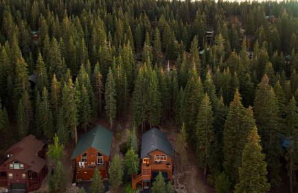 Golden Summit by AvantStay Stunning Secluded Cabin w Access to Tahoe Donner - Foto 49