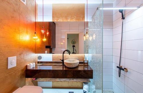 Jacuzzi - Love - BDSM - Extra Luxury - EV chargger - Valentine's Day - Red Room - Flexible SelfCheckIns 28 - Foto 7