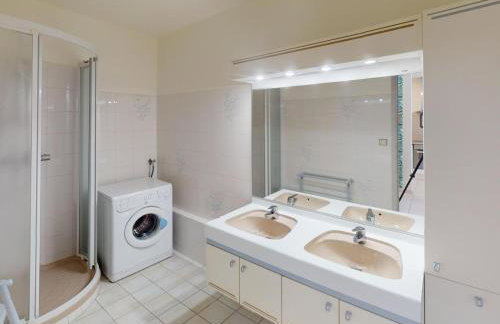 2P calme avec terrasse, piscine, parking et wifi - FR-1-196-368 - Foto 9