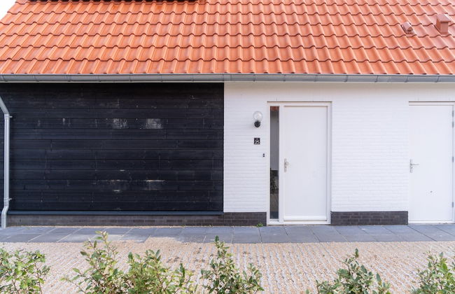 Luxurious Holiday Home With Parking - Photo 39