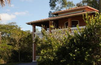 Casa de Fazenda Histórica, Mergulhada na Natureza, com Vista Panorâmica Deslumbrante e Grande Varanda a 2 km do Centro - Foto 9