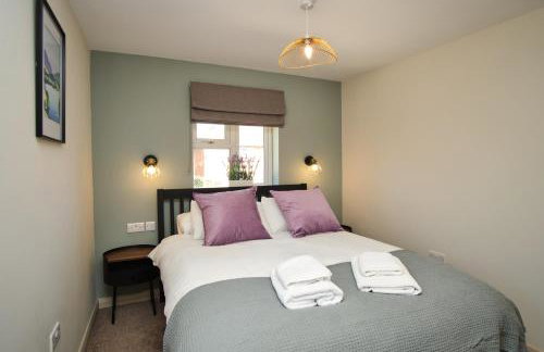 Spacious 4 Bed House Sleeps 6 Parking Garden in Loughborough - Foto 22