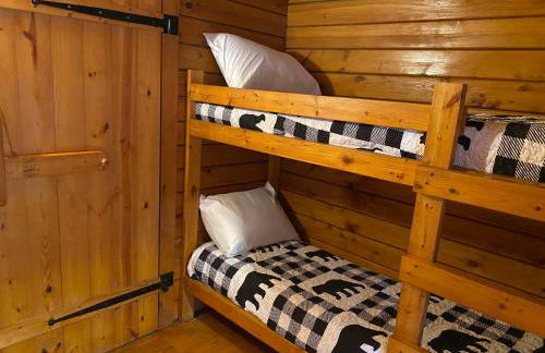 Poolside Rustic Cabin with Amazing Views - Foto 2