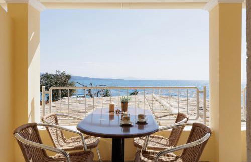 Salt & Sun Apartments by Konnect, at Kaminaki Beach - Foto 1