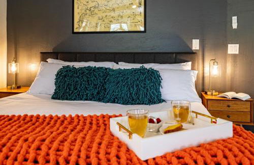 Secluded Mtn Top Family Haven w/Views Spa & Arcade - Photo 33