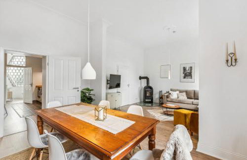 LEVEL22 ! großzügiger Altbau, tolles Design mit Kamin - zentral in Bahnhofsnähe - Foto 1