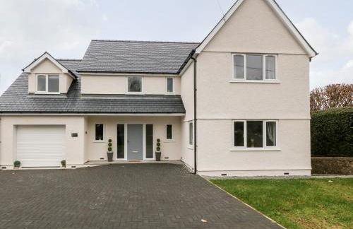 White Bull House - Photo 1