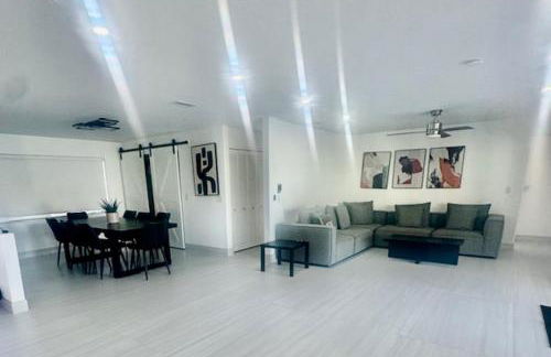 Clearwater Beach Waterfront Modern Villa 4BD 2BIG OPEN LOFT 4BT with Pool Boat Deck Sleep 15 - Foto 68