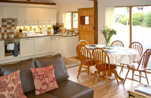 Happy Union Stables - Photo 1