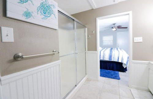 SUNNY DAZE Walk to Beach 2 Decks Pet Friendly Has a Mini Bar - Foto 10