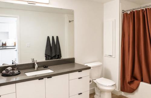 Resort-Style APT with Pool, Gym & Parking 10min to Disneyland - Foto 39