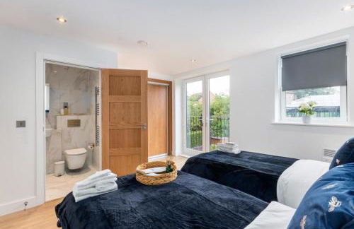 Luxury 2-Bedroom Apartment, Leatherhead, Sleeps 4 - Photo 16