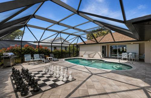 Spacious Golf Course Home with Pool Sleep 12 - Foto 3