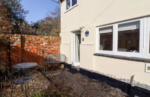 Vine Cottage - Photo 3