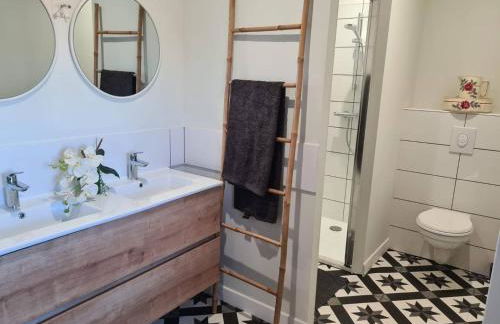 Lou Clapas - Photo 8