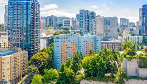 Eclectic Downtown & Cap Hill King bed & Kitchen - Photo 5