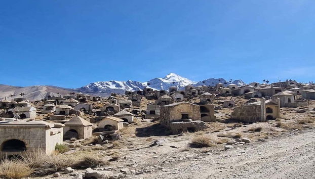 Conheceremos o cemitério mineiro de Milluni