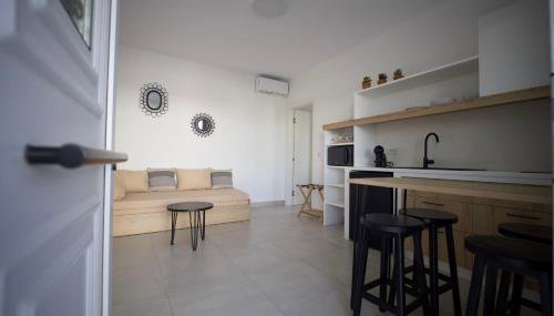 Kotinos Luxury Suites - Photo 2